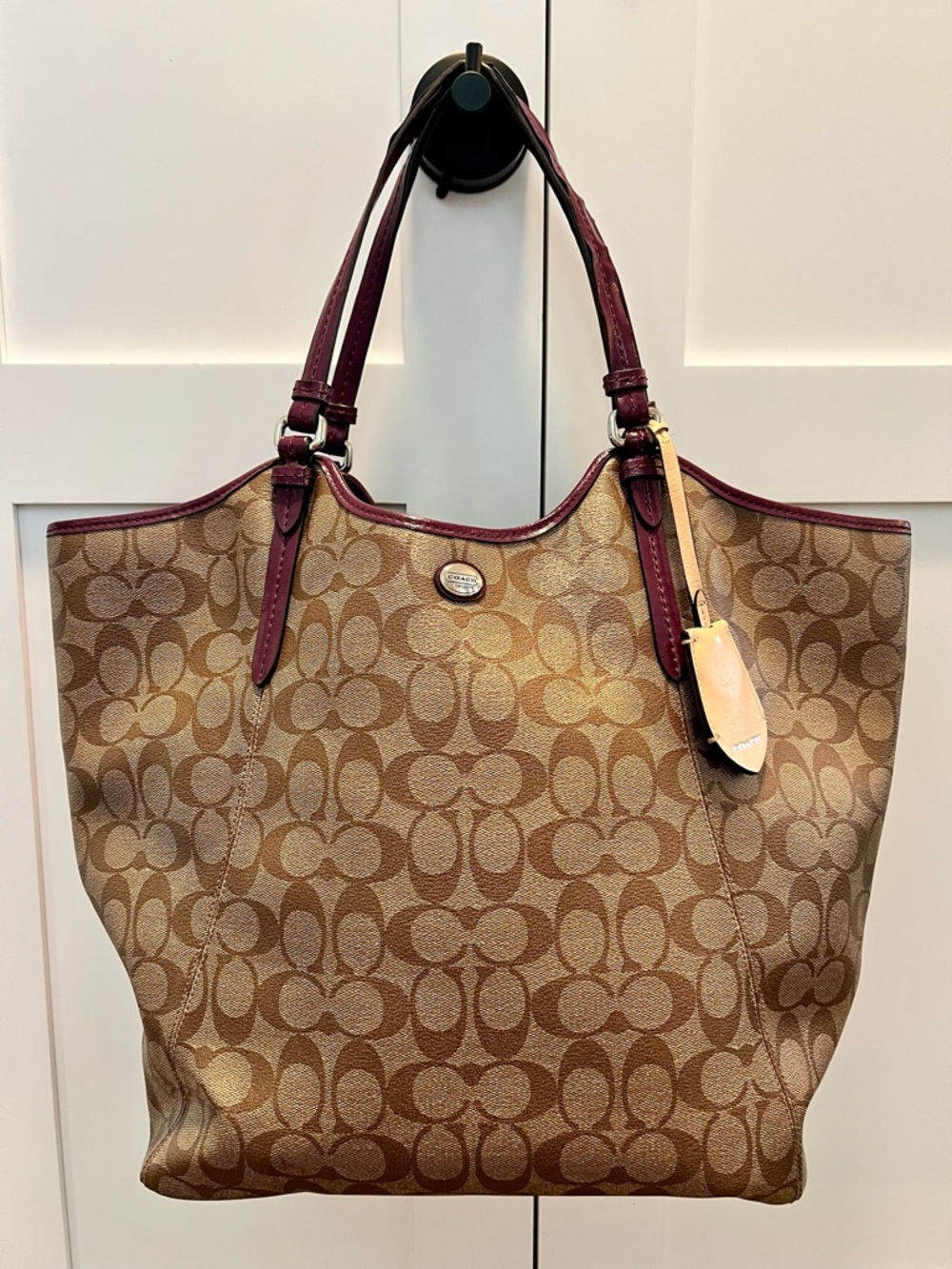 👜Coach Signature Canvas Tote Khaki Brown Burgundy Trim Trim Hangtag Large